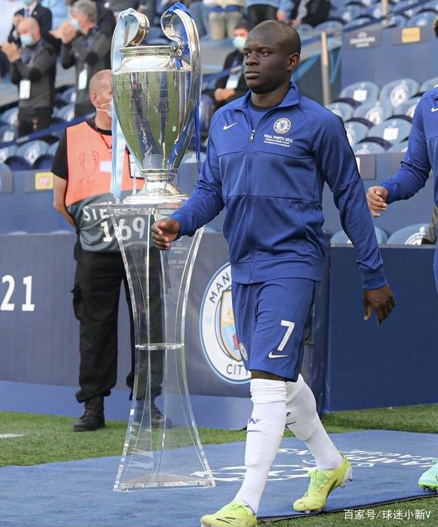 包含丹佛掘金训练开放日；转会期调整名单引欢呼；英超在即；阵容厚度经受考验的词条