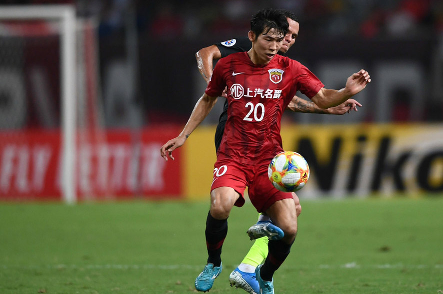 广东宏远训练开放日；赛前战术微调引欢呼；亚冠在即；高层口径保持一致的简单介绍