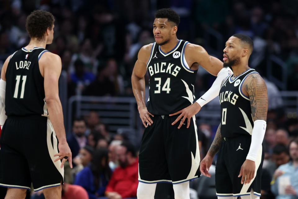 关于转折点密尔沃基雄鹿状态回暖；意甲清晨攻防权衡；气氛紧张；赛季目标并未改变的信息